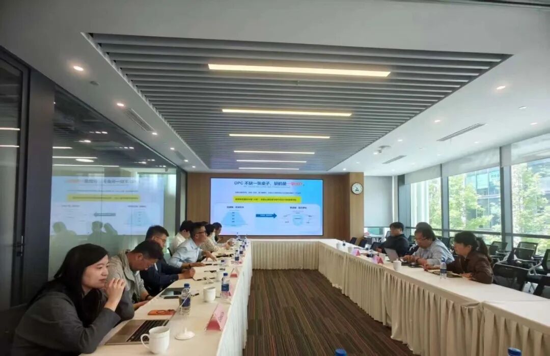 EasyLink受邀出席浦东区委办调研陆家嘴数智港